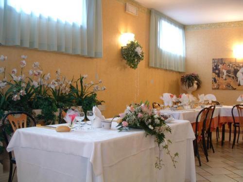 Airone Hotel Reggio nell'Emilia Esterno foto